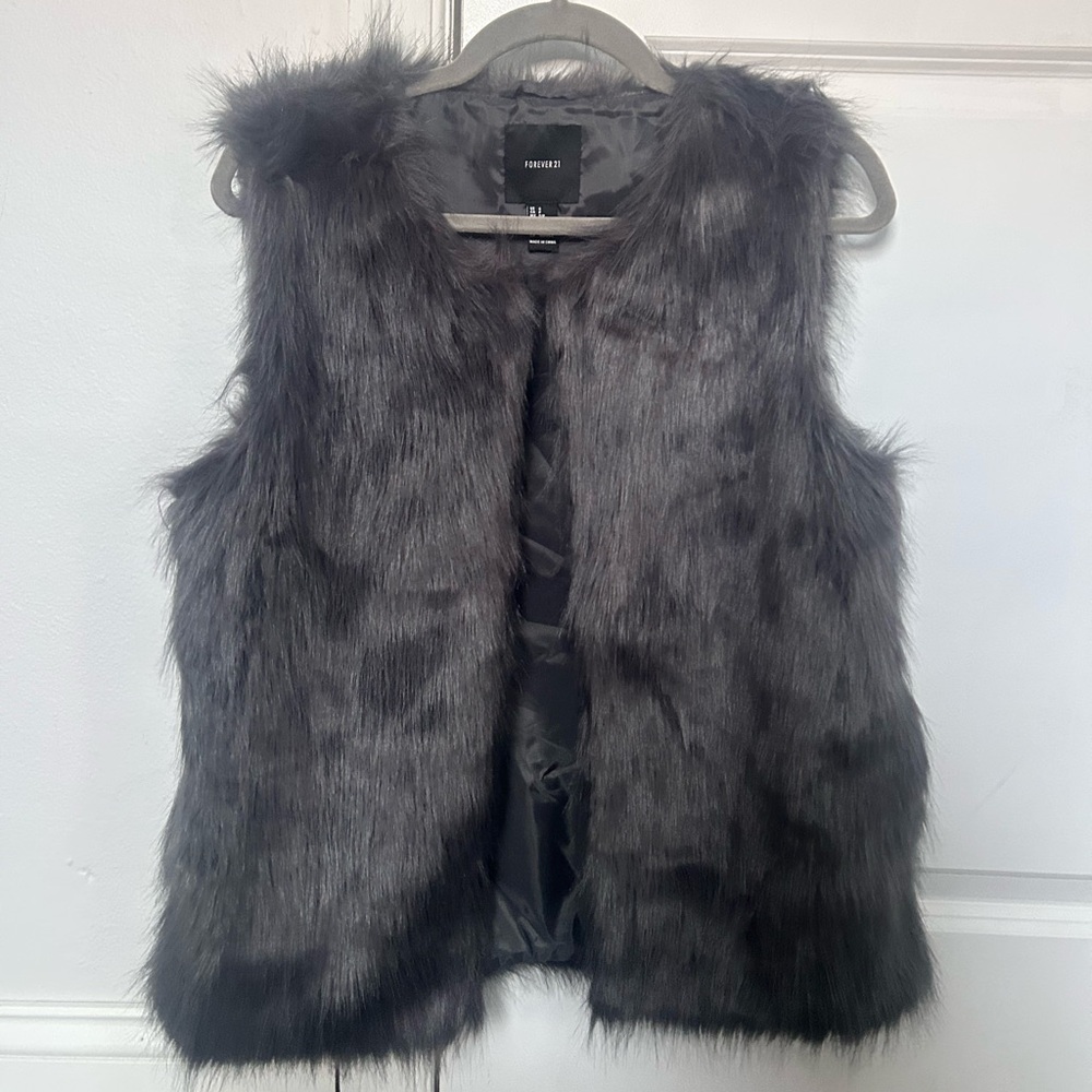 Charcoal Gray Faux Fur Y2K Vest Women’s Size Small